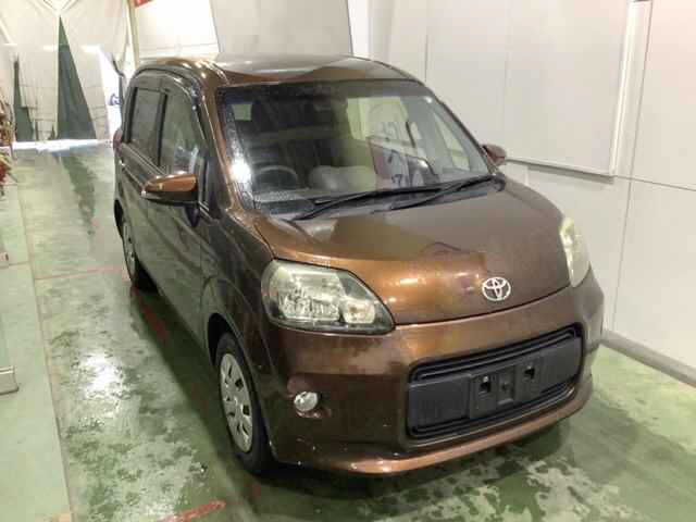 TOYOTA PORTE 2013