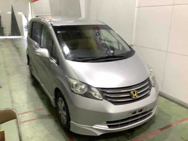 HONDA FREED 2010