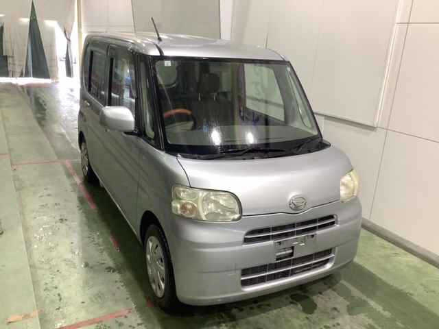 DAIHATSU TANTO 2011
