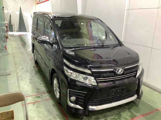 TOYOTA VOXY 2015