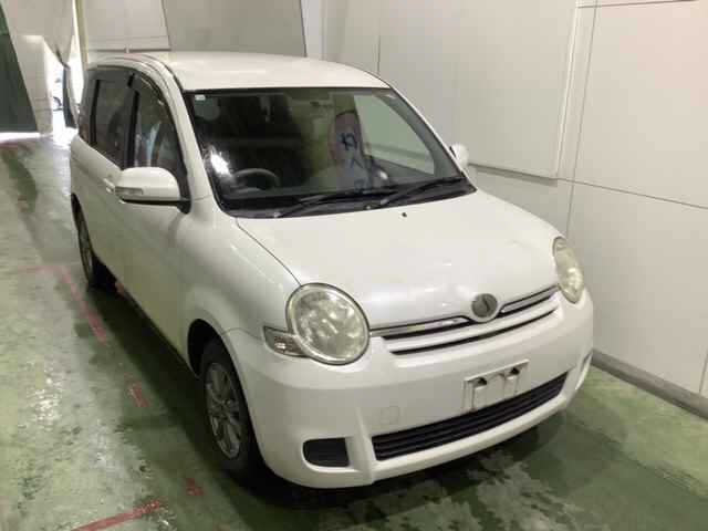 TOYOTA SIENTA 2010