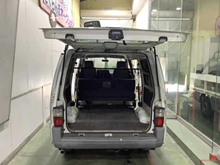 MAZDA BONGO VAN 2010