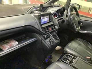 TOYOTA VOXY 2015