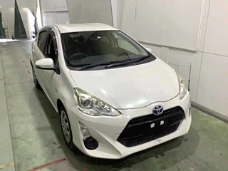 TOYOTA AQUA 2015