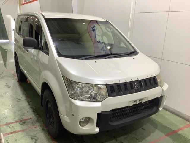 MITSUBISHI DELICA D5 2012