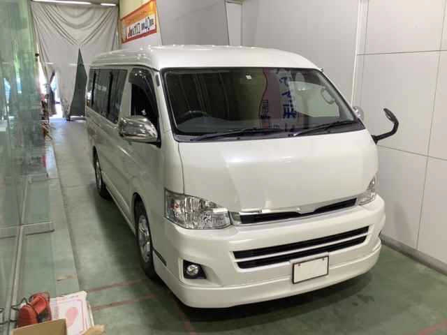 TOYOTA HIACE 2012