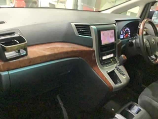 TOYOTA VELLFIRE 2010
