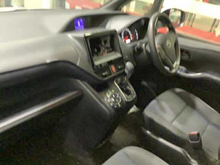 TOYOTA NOAH 2016