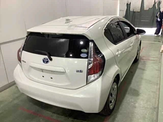 TOYOTA AQUA 2015