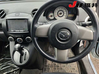 MAZDA DEMIO 2010