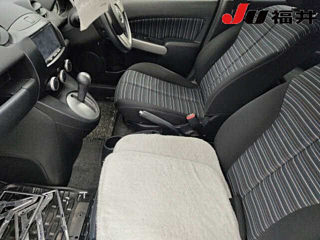 MAZDA DEMIO 2010