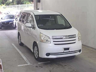 TOYOTA NOAH 2008