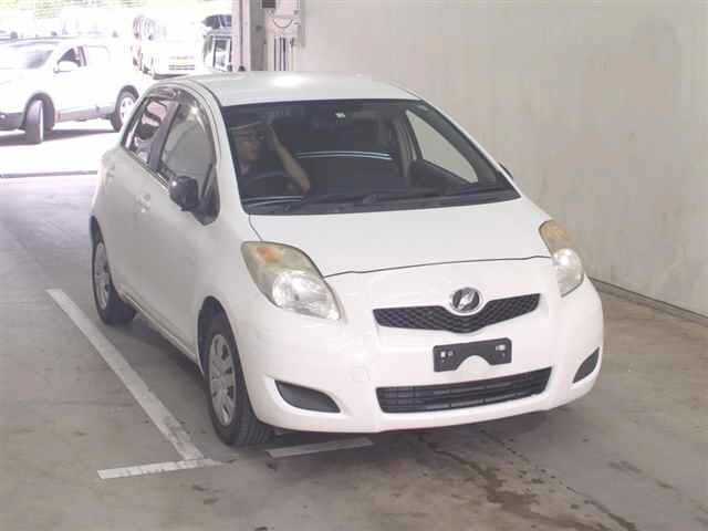 TOYOTA VITZ 2010