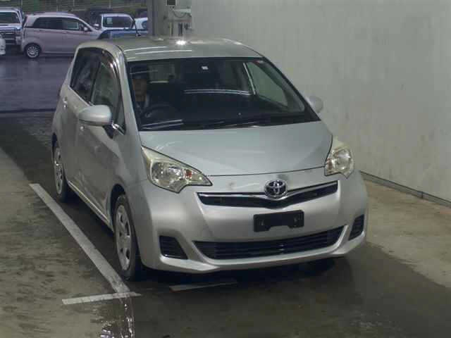 TOYOTA RACTIS 2012