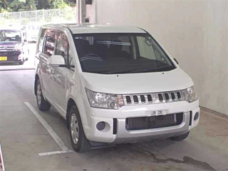 MITSUBISHI DELICA D5 2015