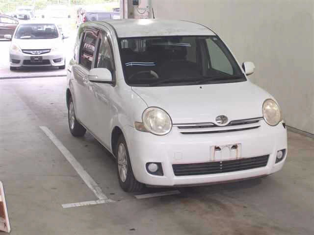 TOYOTA SIENTA 2009