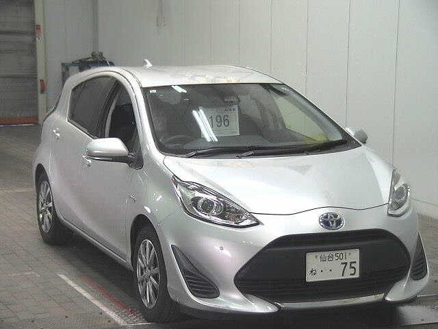 TOYOTA AQUA 2020