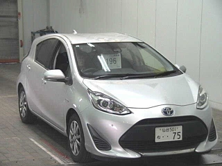 TOYOTA AQUA 2020