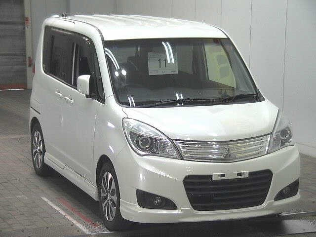 MITSUBISHI DELICA D2 2014