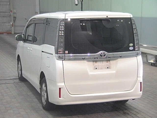 TOYOTA VOXY 2014