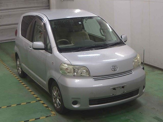 TOYOTA PORTE 2009