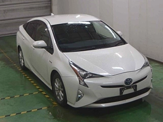 TOYOTA PRIUS 2016