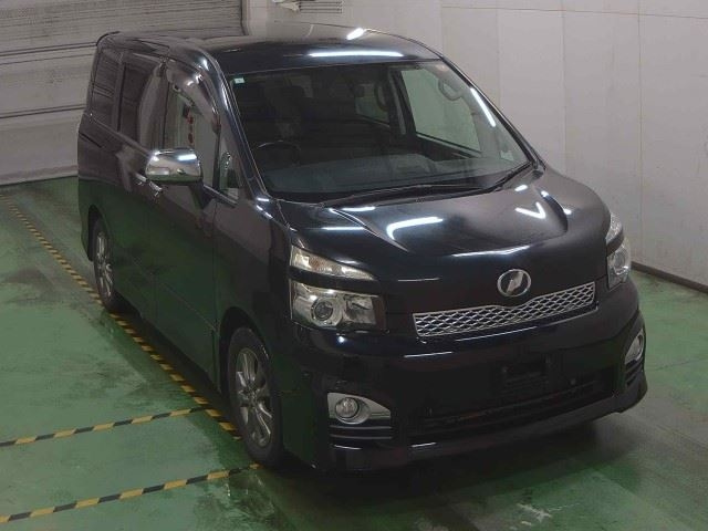 TOYOTA VOXY 2011