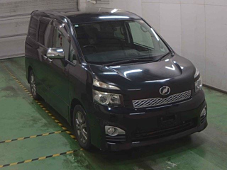 TOYOTA VOXY 2011