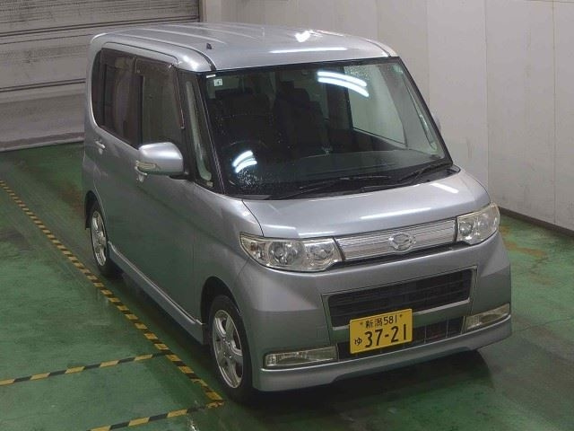 DAIHATSU TANTO 2008