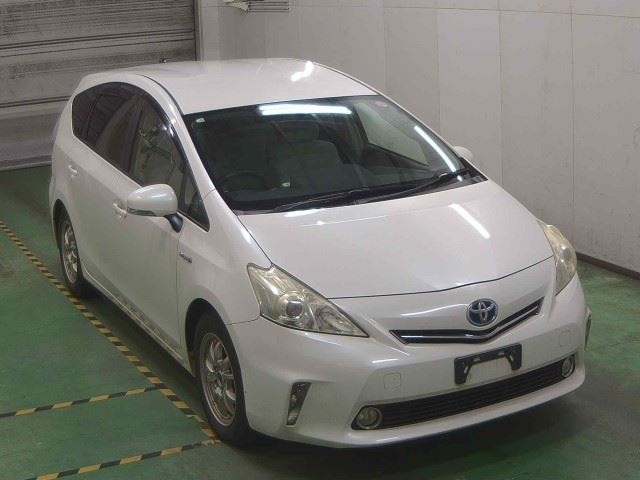 TOYOTA PRIUS ALPHA