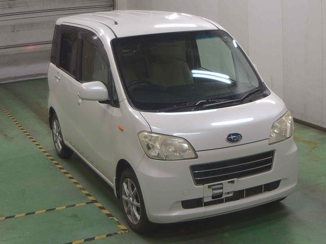 SUBARU LUCRA 2010