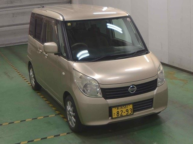 NISSAN ROOX 2010