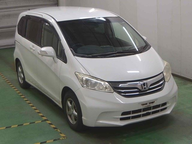 HONDA FREED 2013