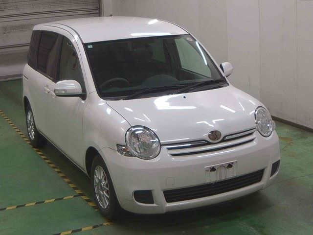 TOYOTA SIENTA 2010