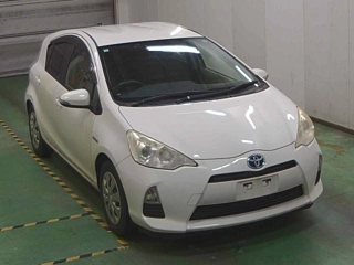 TOYOTA AQUA 2013
