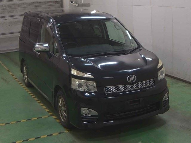 TOYOTA VOXY 2012