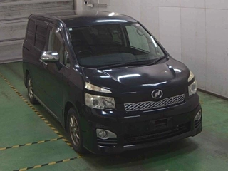 TOYOTA VOXY 2012
