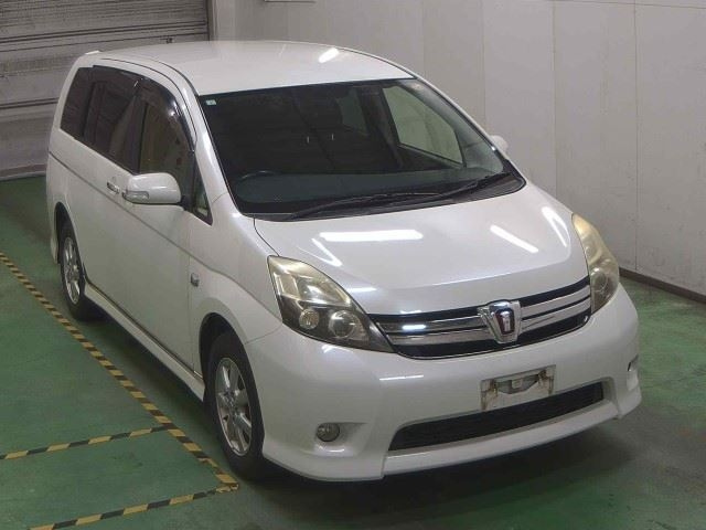 TOYOTA ISIS 2013