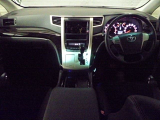 TOYOTA VELLFIRE 2013