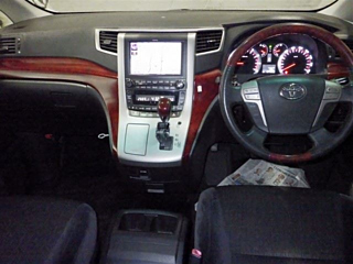 TOYOTA ALPHARD 2010