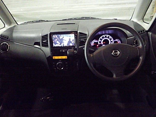NISSAN ROOX 2010