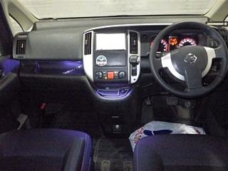 NISSAN SERENA 2010