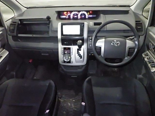 TOYOTA VOXY 2008