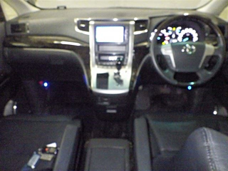TOYOTA VELLFIRE 2013