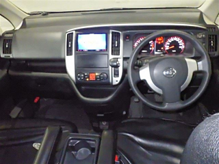 NISSAN SERENA 2009