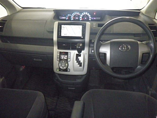 TOYOTA NOAH 2008