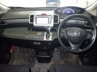HONDA FREED 2013