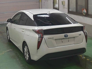 TOYOTA PRIUS 2016
