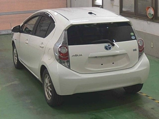 TOYOTA AQUA 2012