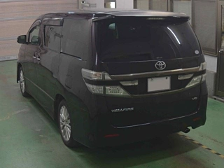 TOYOTA VELLFIRE 2013